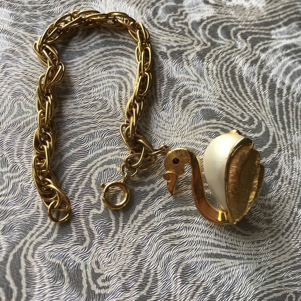 Vintage Swan Charm Bracelet w/ Rhinestones Eyes!